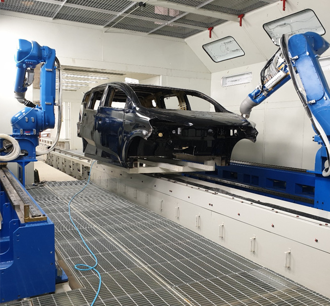 Robotic automotive paint booth